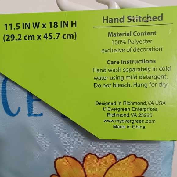 NWT textured "No Place Like Gnome" flag - Picture 2 of 7